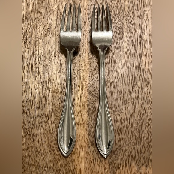 Arbor-American Harmony (Stainless) Dinner Forks (2) ONEIDA - Picture 2 of 4
